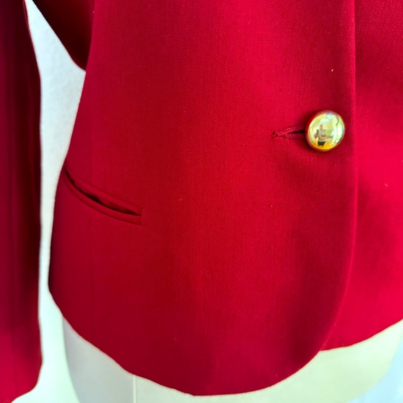 Leslie Fay Sportswear, size 16, collarless blazer, gold button - Picture 6 of 11